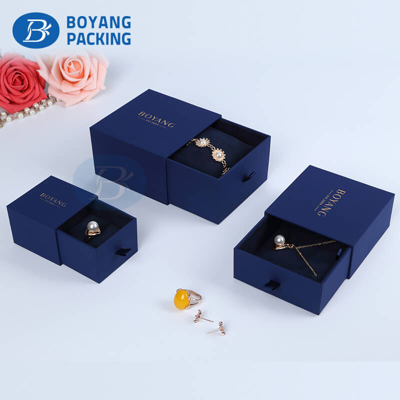 custom jewelry packaging