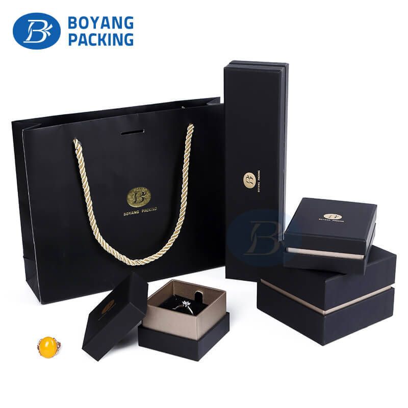 custom jewelry packaging