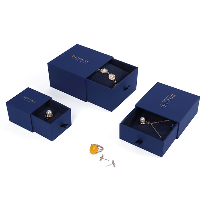 Custom jewellery packaging