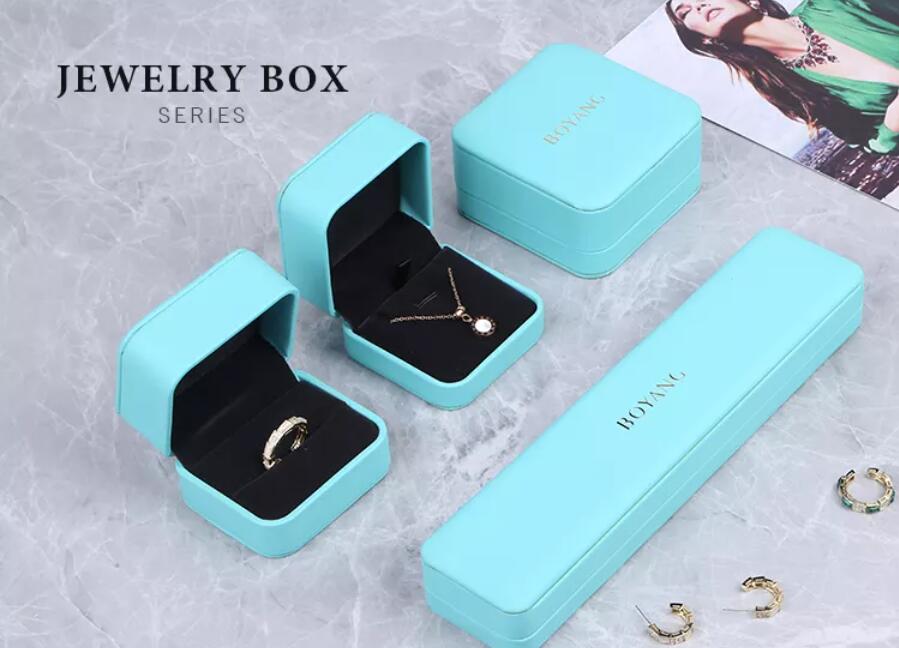 Green jewelry packaging boxes