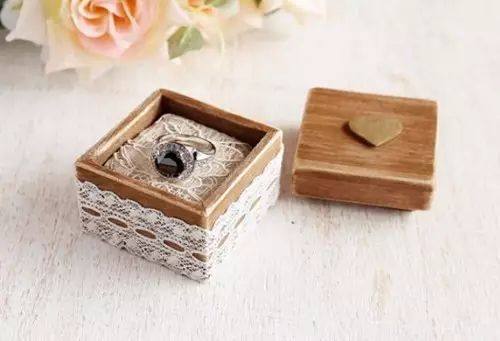 customizing ring boxes