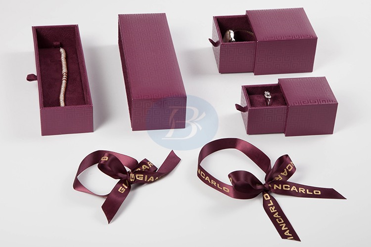 A trusted jewellery box manufacturers