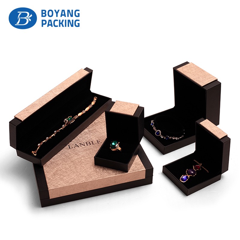 plastic jewelry packaging design