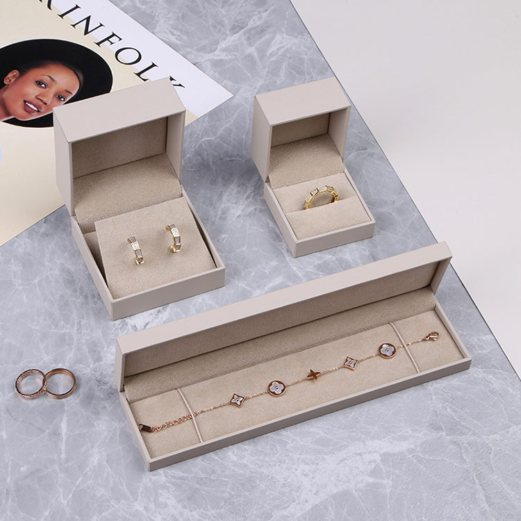 custom bracelet boxes