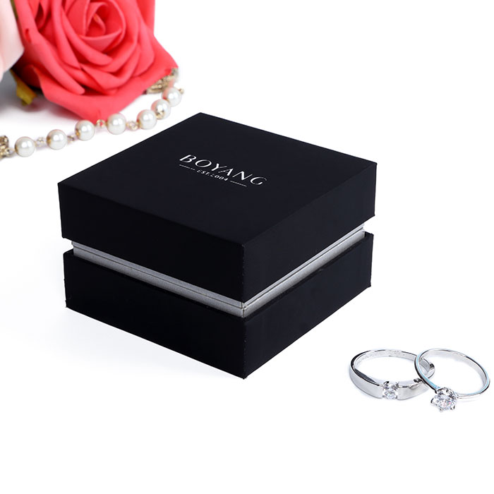 Custom luxury jewelry boxes