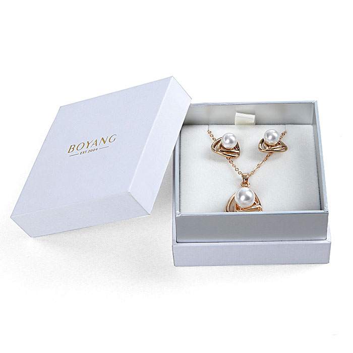 Custom luxury jewelry box packaging