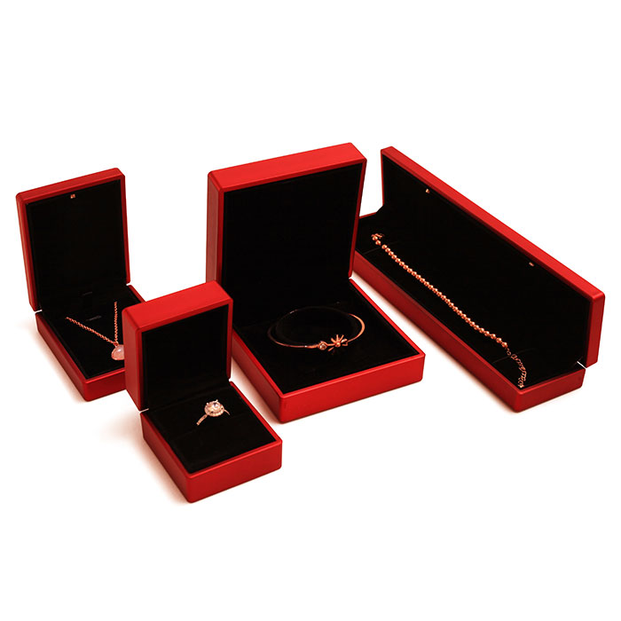 custom jewelry packaging