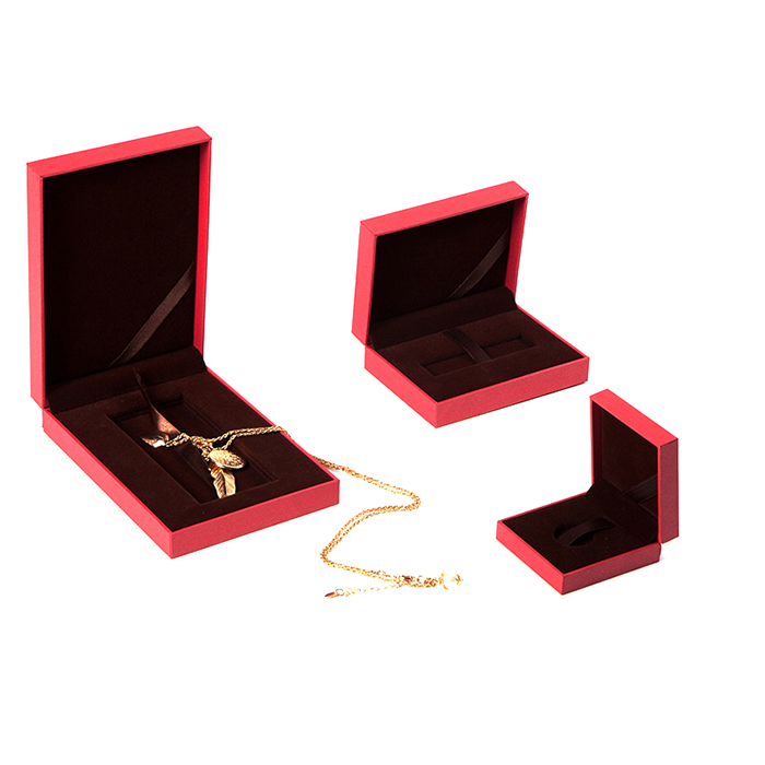 custom jewellery cases & boxes