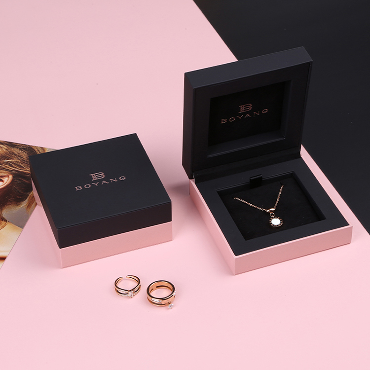 custom jewelry packaging