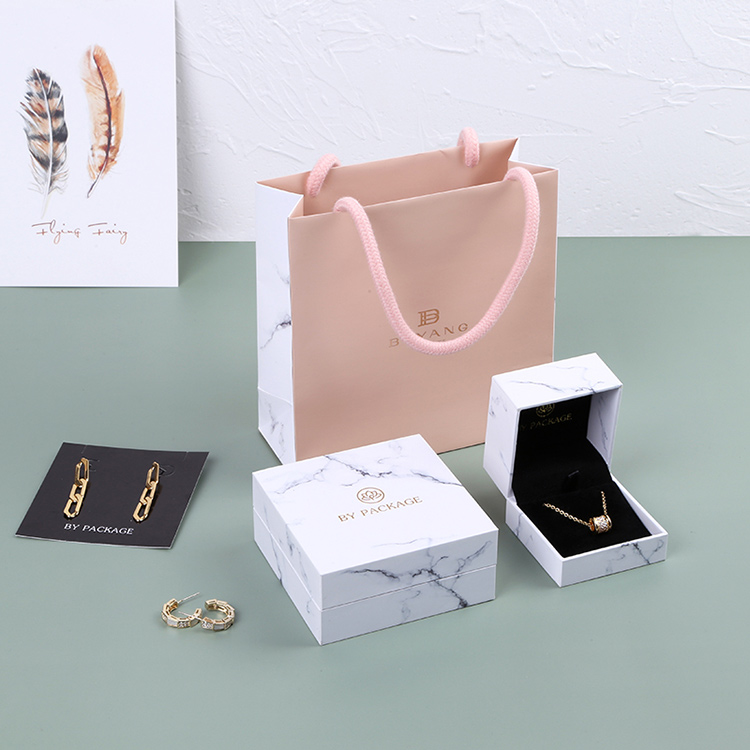 custom jewelry packaging