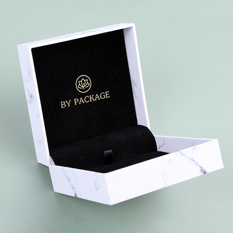 custom jewelry packaging