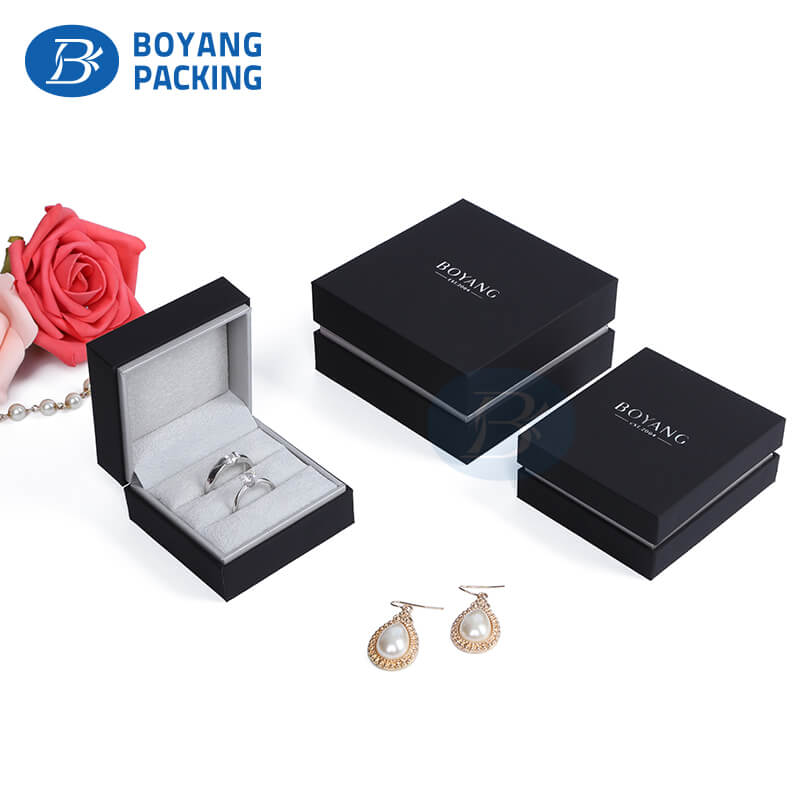 custom jewelry packaging