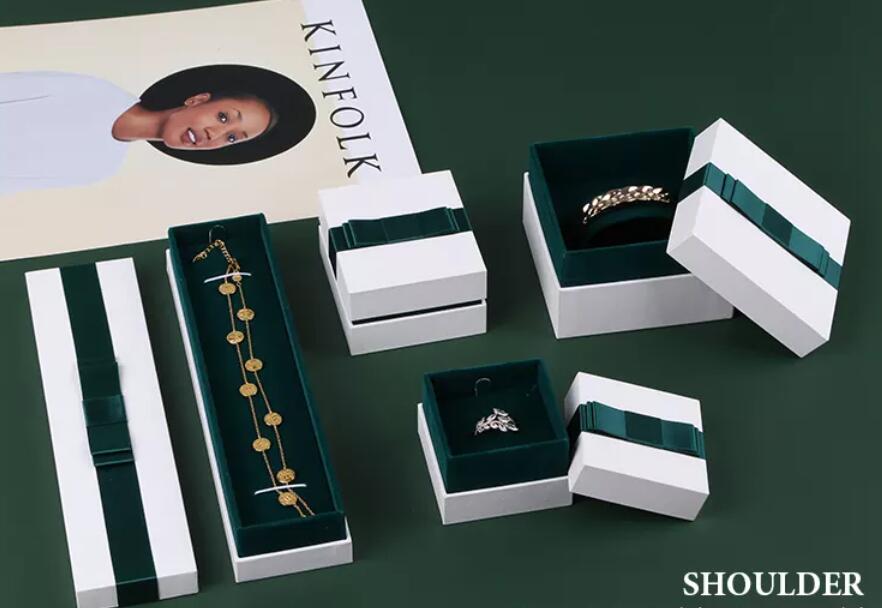 Cooperate with jewelry box manufacturers to customize exquisite packaging