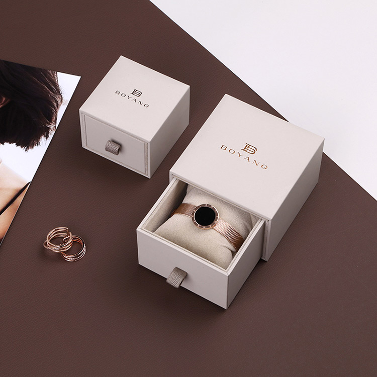 custom gift pendant box packaging