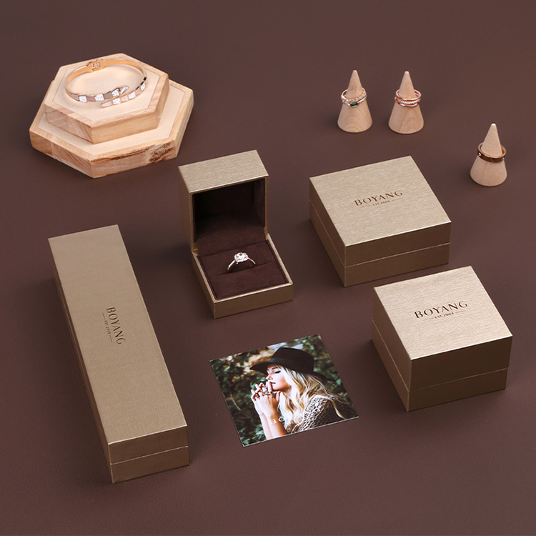 Custom Jewelry Storage Packaging