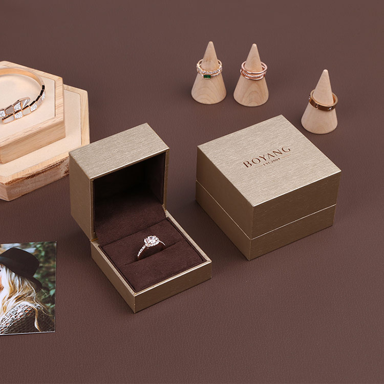 Custom Jewelry Storage Packaging